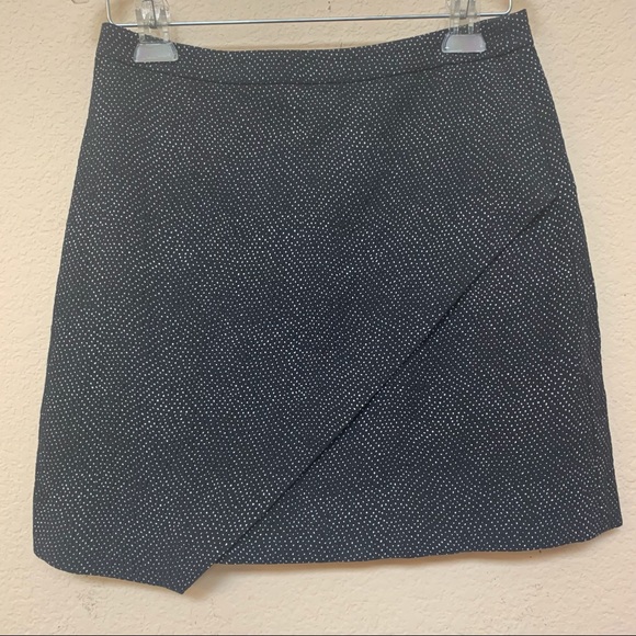 ✅ H & M Black White Speckle Assymetrical Flap Skirt - Picture 2 of 12